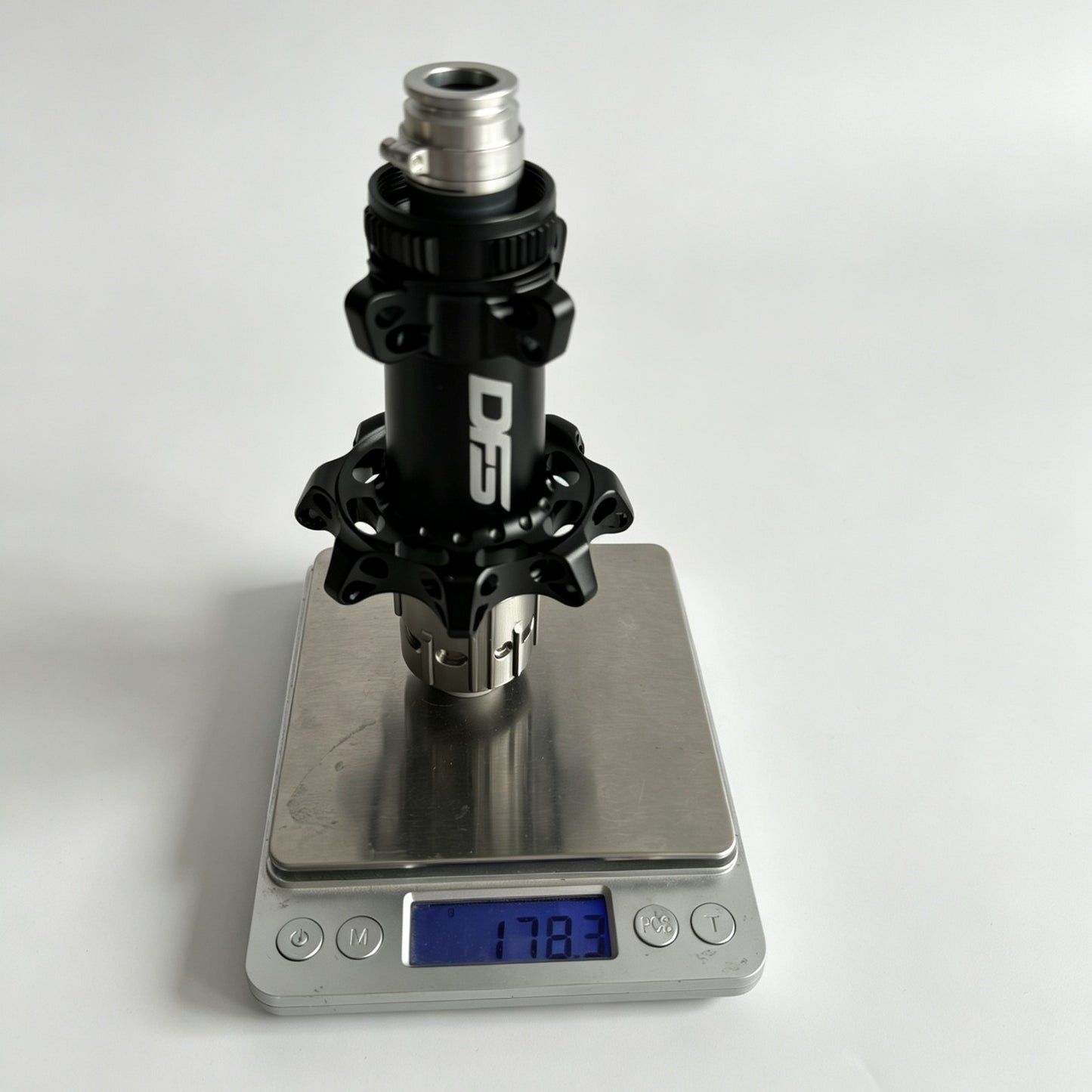 DFS R2 PRO RACE Hub (Carbon Spoke)