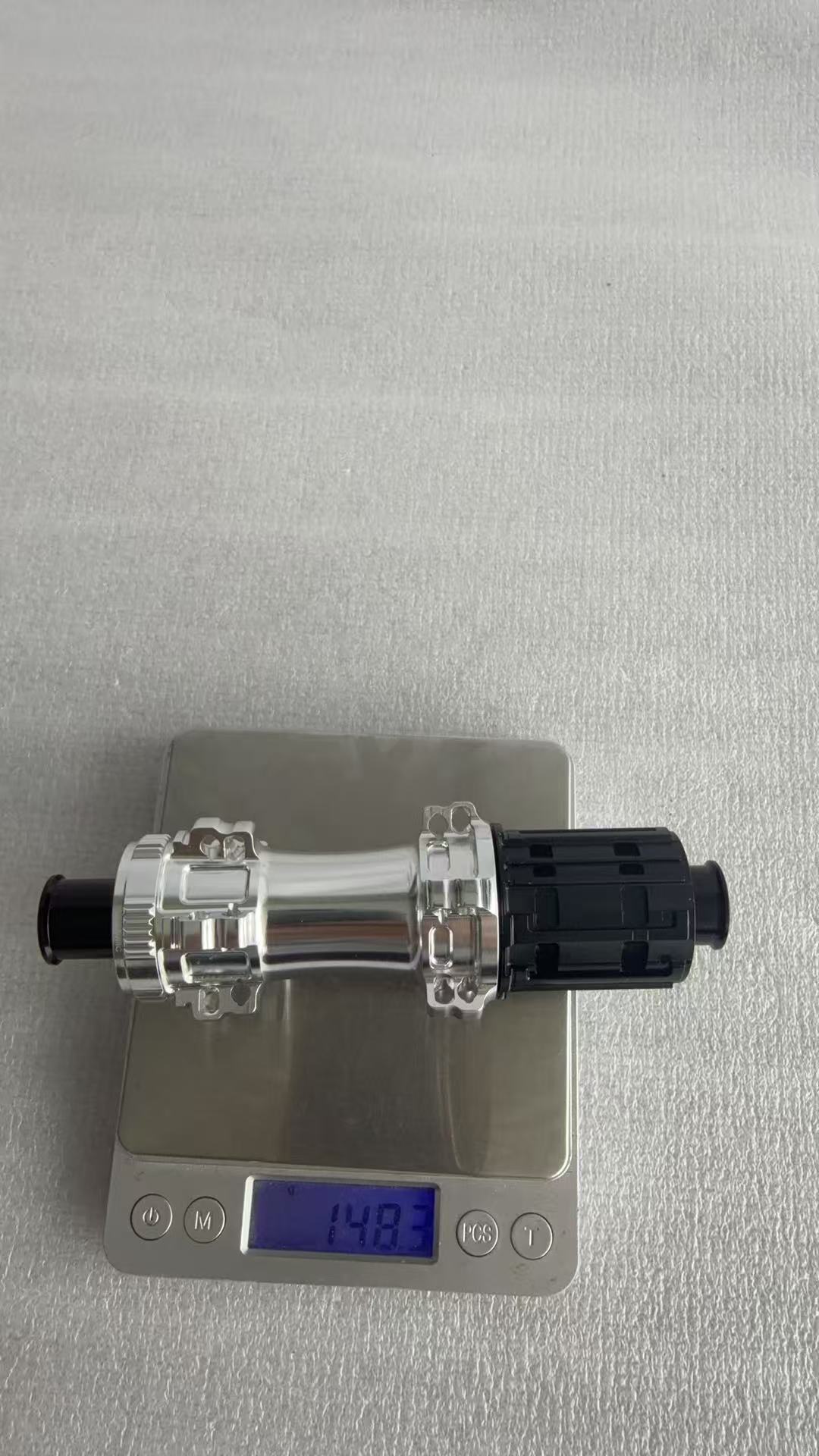 DFS RT220 Ghost MAX Hub (Carbon Spoke)