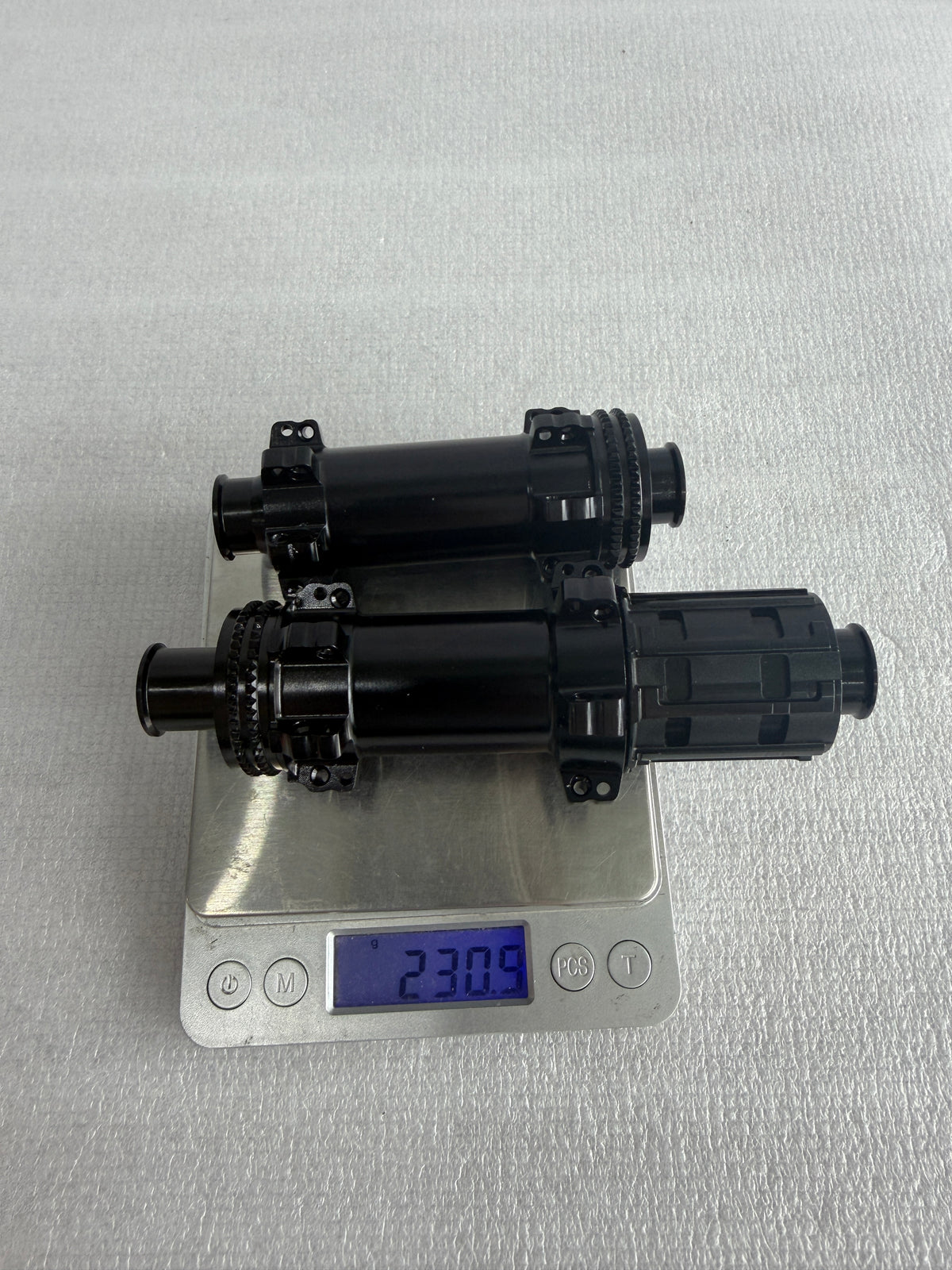 DFS R240 Hub (Steel Spoke)