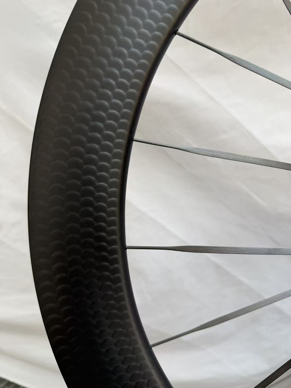 DFS VANTA SCALE Carbon Road Wheelset – Fish-Scale Surface Carbon Spokes 45/55/65mm depth